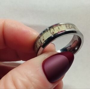 Elegant Silver and Cream Women's Ring